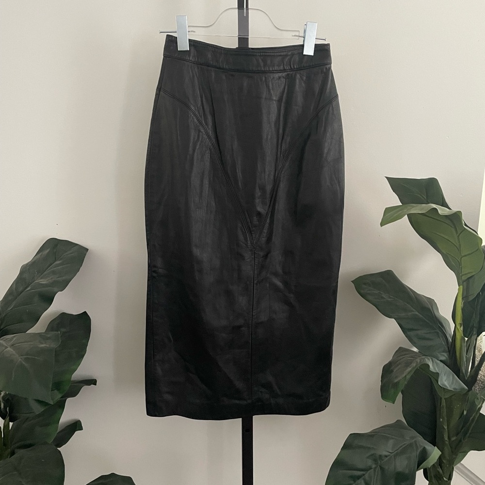 Black leather midi skirt, fully lined!